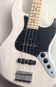 白 系、4弦のベース検索結果一覧 | 【クロサワ楽器店オンライン