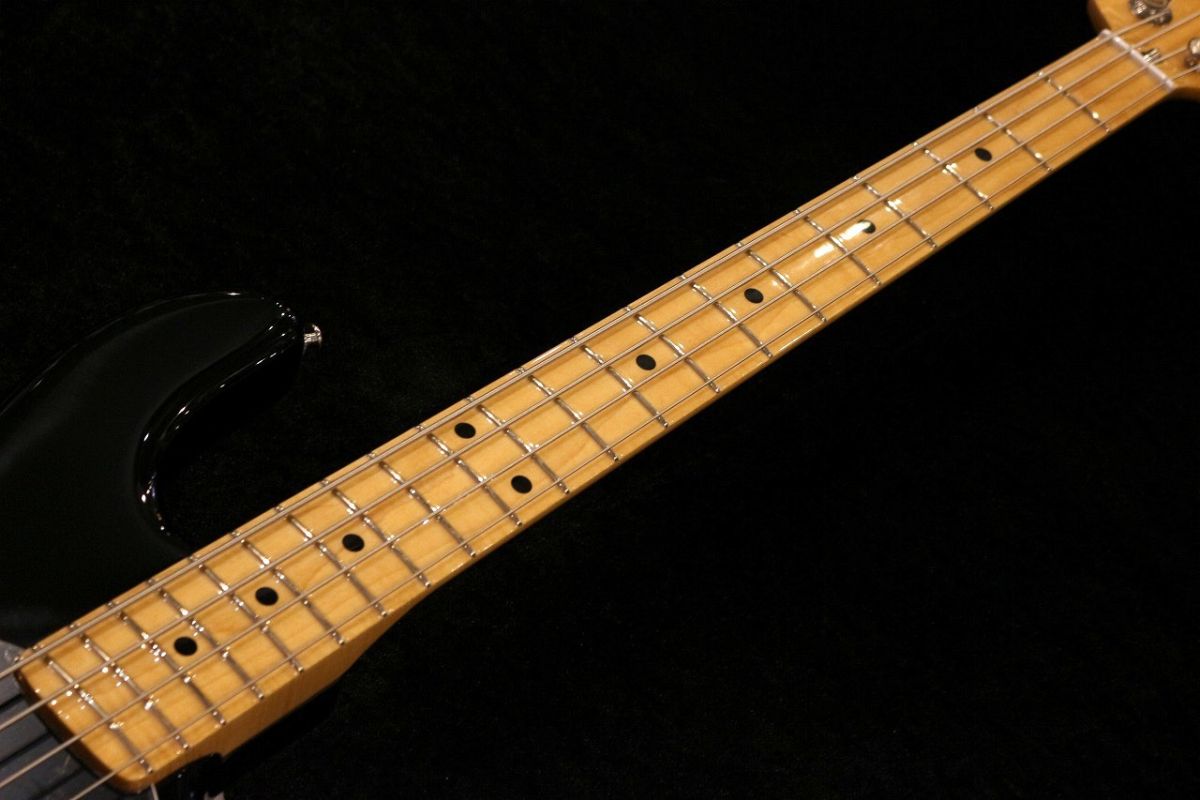Retro '70s StingRay Bass / Black | 【クロサワ楽器店オンライン