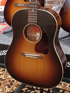 Gibson 1942 Banner J-45 Vintage Sunburst #22015036 【2025歳末特価セール価格！！】