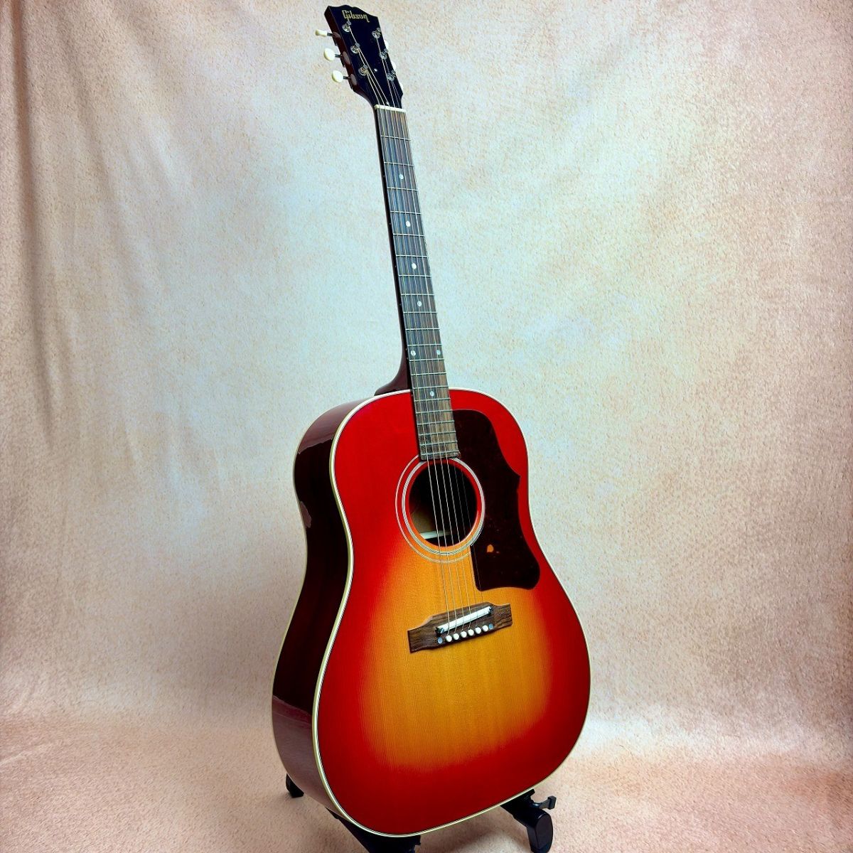 チェリーデザイン アコースティックギター 新品入荷】2021年新モデル！朱色のGibson J-45 STD Cherryが入荷しま