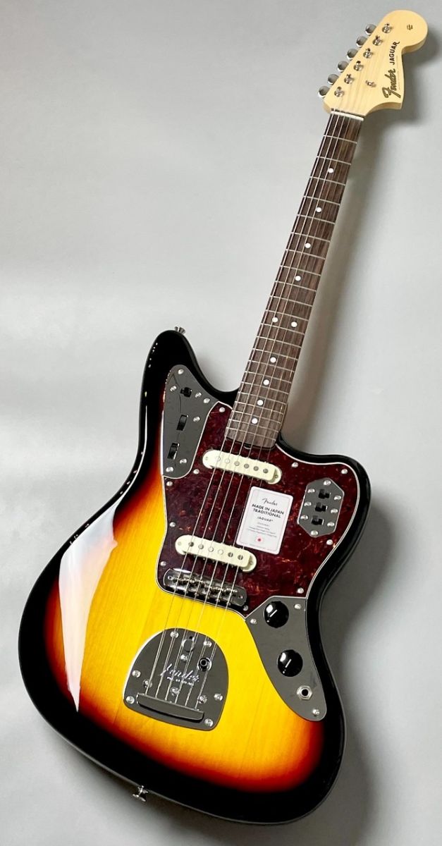 Made in Japan Traditional 60s Jaguar -3-Color Sunburst Made in Japan Traditional 60s Jaguar -3-Color Sunburst