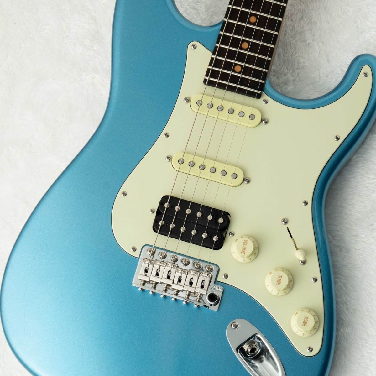 製作中ギター J Select Classic S Vintage Limited Edition -Lake Placid Blue