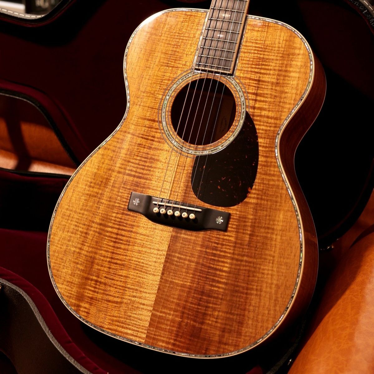 Martin D28 シリアルナンバー入り木製プレートです。Martin D28