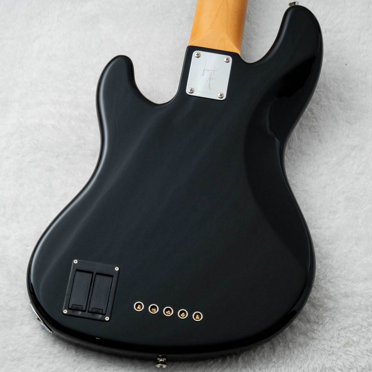 Made in Japan Artist Deluxe Jazz Bass V KAZUKI ARAI Black