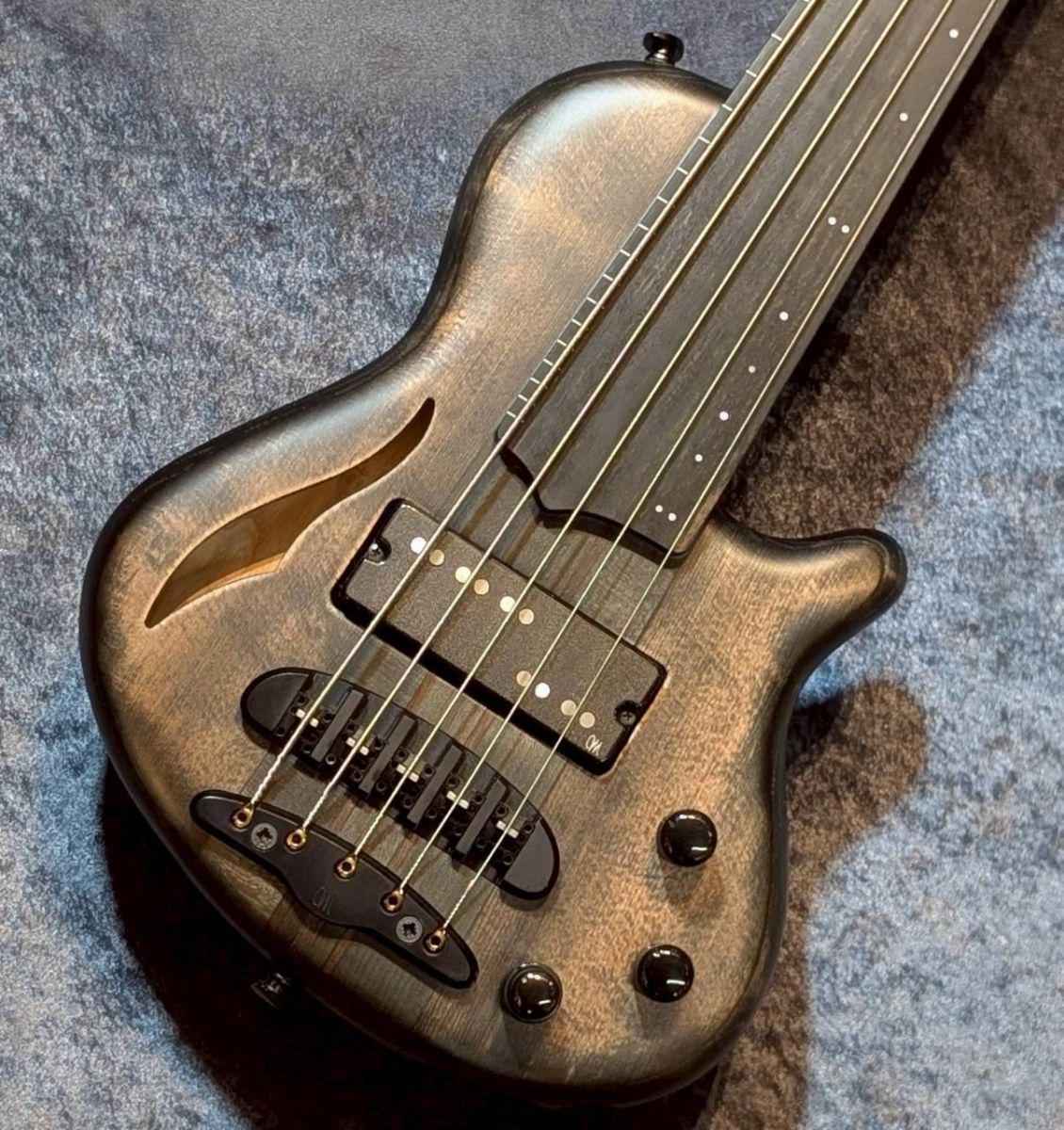 CALI 5 FRETLESS | 【クロサワ楽器店オンラインショップ】いい楽器との 