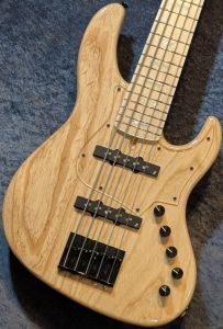 ナチュラル / 木目 系、メイプル指板のベース検索結果一覧