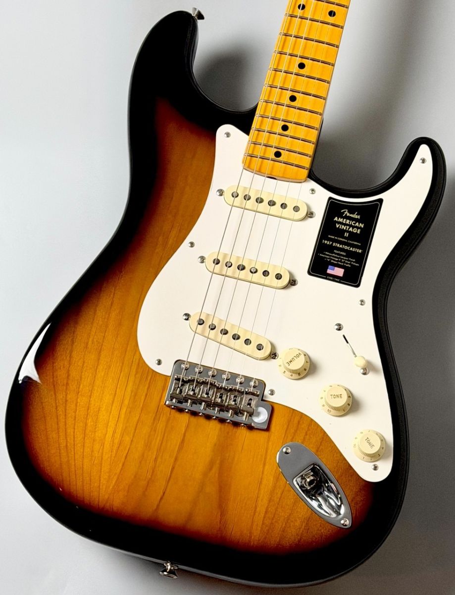 American Vintage II 1957 Stratocaster MN -2-Color Sunburst