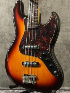 サンバースト エレキベース 木製ボディ サンバースト エレキベース 木製ボディ