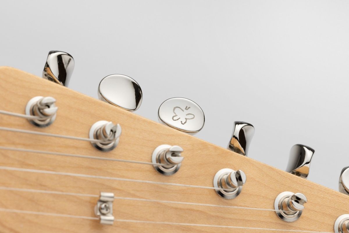 Made in Japan Artist Moeka Shiotsuka Jaguar moni Aged Sonic Blue