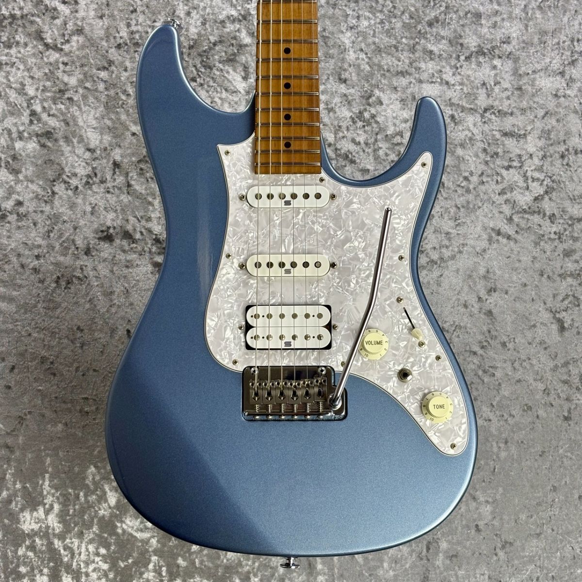 Ibanez AZ2204 Ice Blue Metallic | 【クロサワ楽器店オンライン