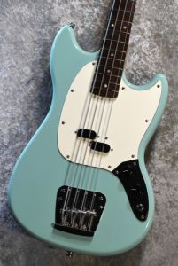 Squier by Fender Classic Vibe '60s Mustang Bass, Laurel Fingerboard, Surf Green 【3.51kg】【2023年製】