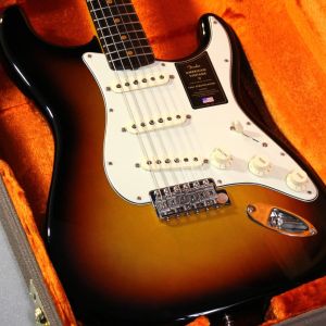 Fender 【旧定価最終】 American Vintage II 1961 Stratocaster 3-Color Sunburst #V2447992 【3.72kg】