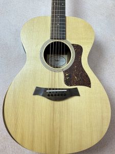 Taylor DN4 テイラー ドレッドノート ドレッドノート・アコースティックギターの形状 | Taylor Guitars