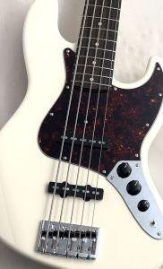 白 系、ローズウッド指板のベース検索結果一覧 | 【クロサワ楽器店