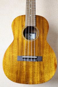 ILIKAI 【テナー・ハワイアンコア単板】 TEN-4KGG 【初心者セット付属（チューナー＆教本）・送料当社負担】