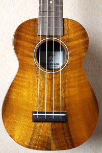 ILIKAI 【ソプラノ・コア単板】 SOP-4KGG 【初心者セット付属（チューナー＆教本）・送料当社負担】