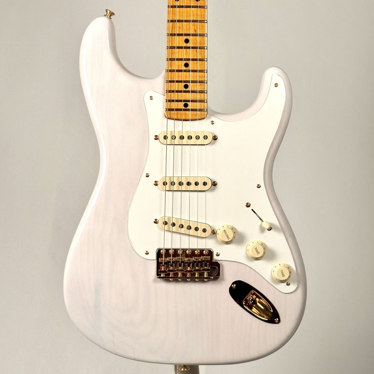 Limited Edition American Vintage II 1957 Stratocaster 3A Flame