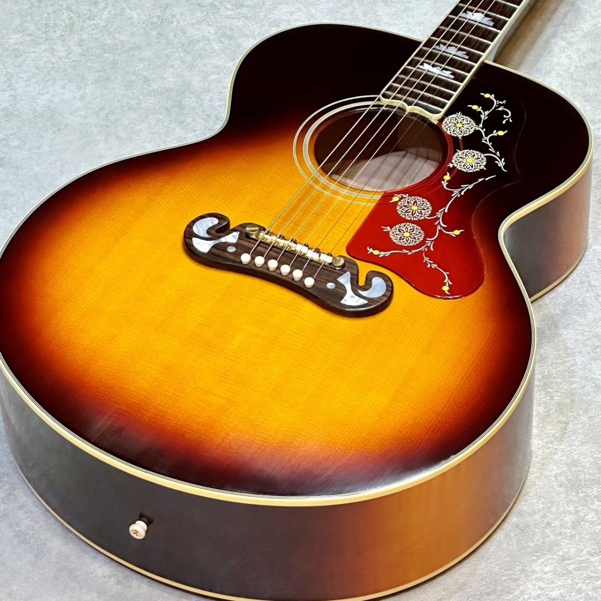 J-200 The64 | 【クロサワ楽器店オンラインショップ】いい楽器とのいい