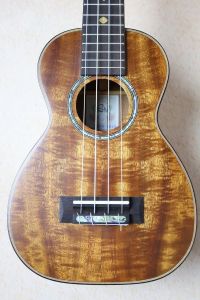 Leho 【ソプラノ・アカシア単板】 LHUS-ASAK #3030624 【初心者セット付属(チューナー&教本)・送料当社負担】