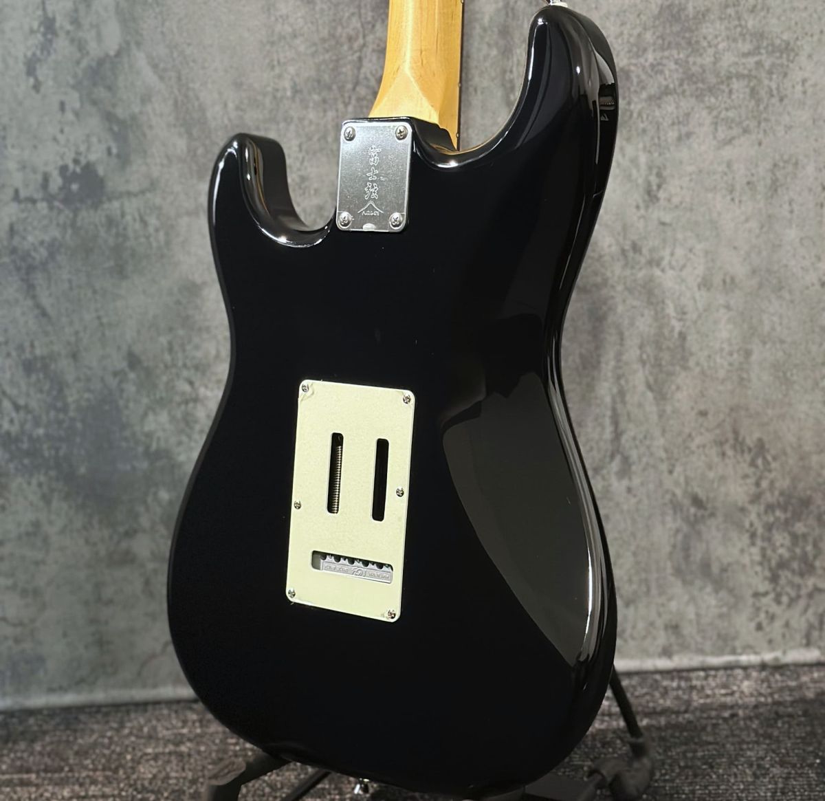 ピックガードカスタム】NST200RAL -Black- #A250032【3.49kg