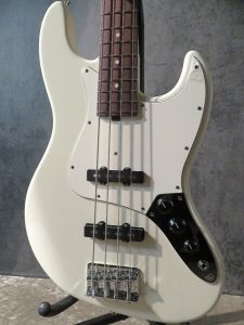 ローズウッド指板、4弦のベース検索結果一覧 | 【クロサワ楽器店