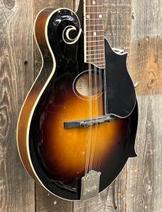 Kentucky KM-670 Standard Oval Hole F-model #22111306