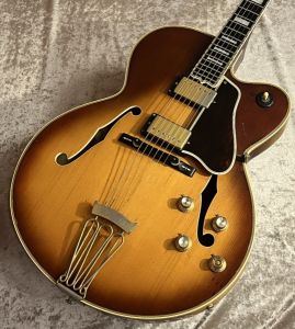 70ｓJ50【ギブソンヘッド】　1万円でド渋ビンテージ ギブソン黄金期ならではの風格の漂う一本。1957年製のJ-50が大変お買得