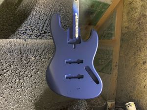 FREEDOM CUSTOM GUITAR RESEARCH、青 系のベース検索結果一覧