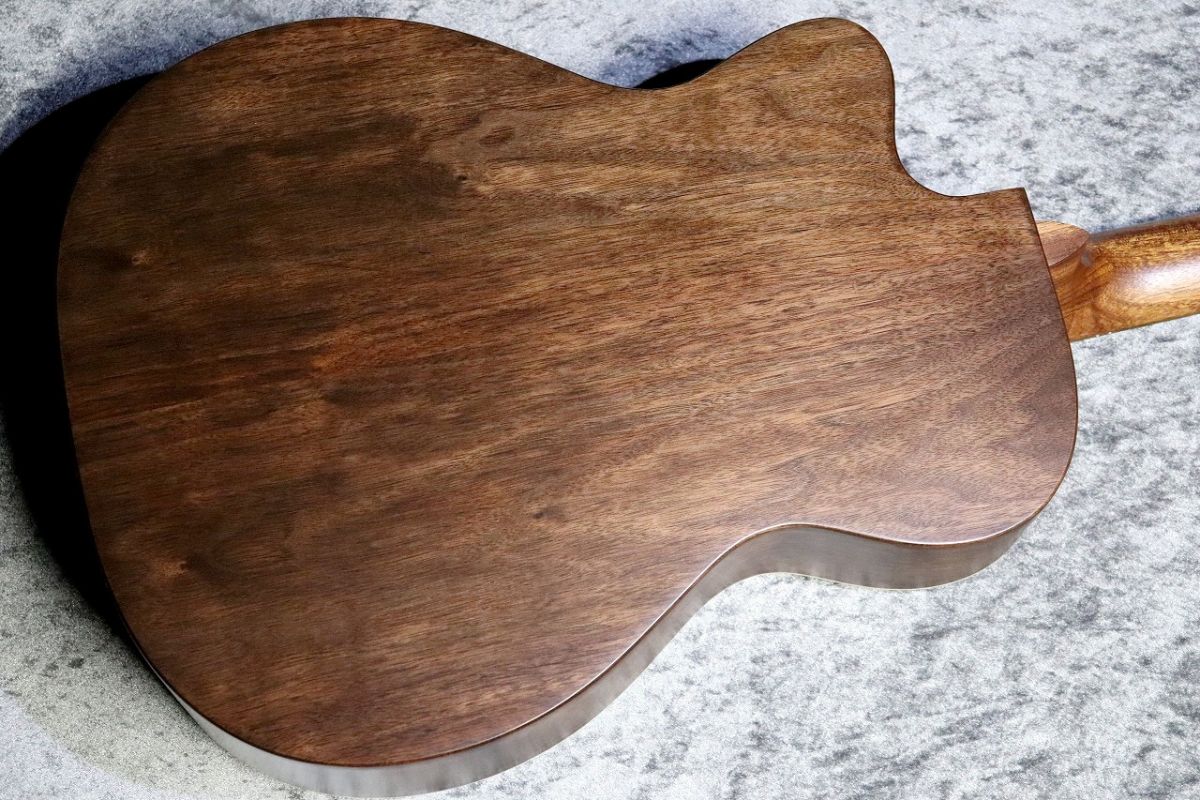 000CJrE Walnut Burst #3043371 | 【クロサワ楽器店オンラインショップ