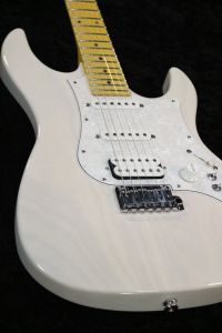 白 系、メイプル指板のエレキギター検索結果一覧 | 【クロサワ楽器店