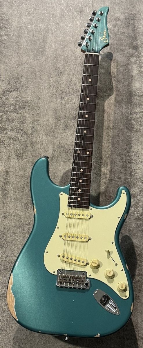 お洒落　中古　色打掛　グリーン＆ブルー系　個性的な逸品です。 Custom Classic S Antique Heavy Aged Sherwood Green Metallic