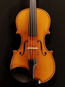 メンテ済み ドイツ製 4/4 バイオリン K.Ar House V-2 2014年 未使用弓 ケース 美品セット Thomastik社 スプリット 参考定価28万円 中古バイオリン 名古屋近郊 手渡し可能 試奏歓迎 愛知県清須市より 管理（カ) T6029 メンテ済み ドイツ製 4/4 バイオリン K.Ar House V-2 2014年 未使用弓