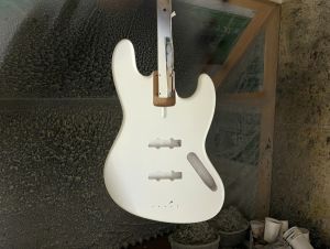 白 系、4弦のベース検索結果一覧 | 【クロサワ楽器店オンライン