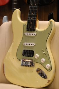 Fender Custom Shop、白 系のエレキギター検索結果一覧 | 【クロサワ