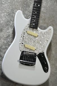 Fender Custom Shop、白 系のエレキギター検索結果一覧 | 【クロサワ