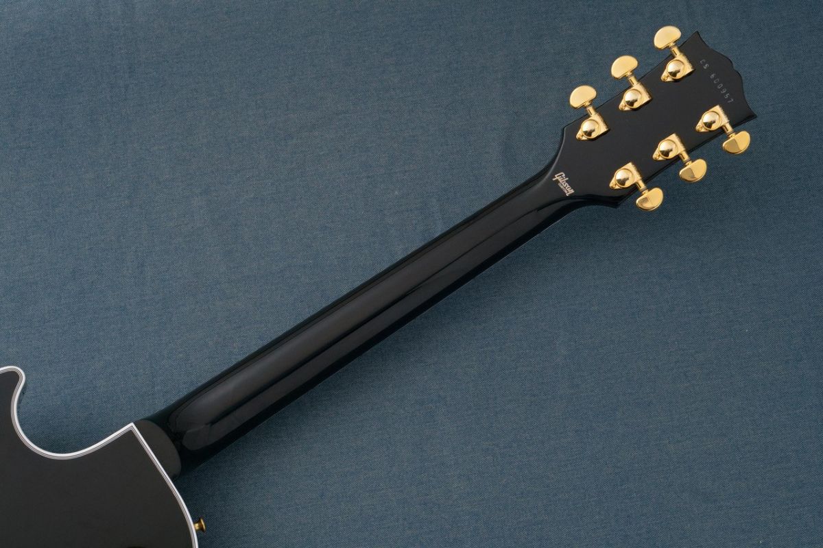 レスポール型ギター　黒 Les Paul Custom w/ Ebony Fingerboard Gloss- Ebony- 【4.47kg