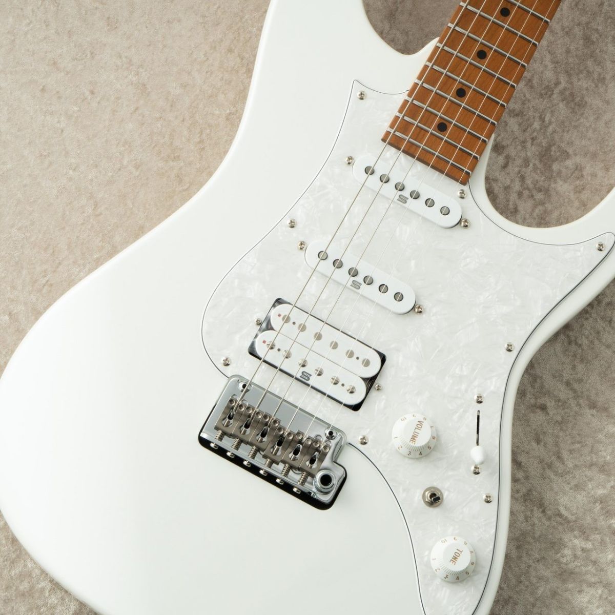 Prestige AZ2204 -Pearl White / PW- | 【クロサワ楽器店オンライン