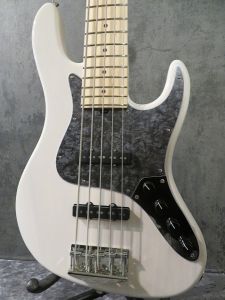 白 系、5弦のベース検索結果一覧 | 【クロサワ楽器店オンライン