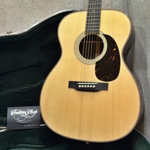 Martin、000 タイプ、池袋店アコースティック館のアコースティック