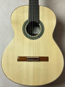 新品同様 スペイン産シープレス 20万円の総単板フラメンコギター パコカスティージョ 新品ハードケース付 Paco Castillo クラシックギター Paco Castillo、新品のクラシックギター検索結果一覧 | 【クロサワ楽器