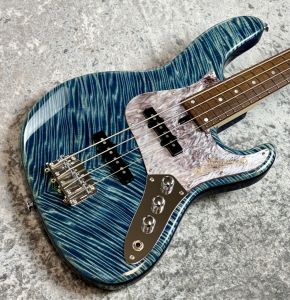 青 系、4弦のベース検索結果一覧 | 【クロサワ楽器店オンライン