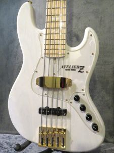 白 系、5弦のベース検索結果一覧 | 【クロサワ楽器店オンライン