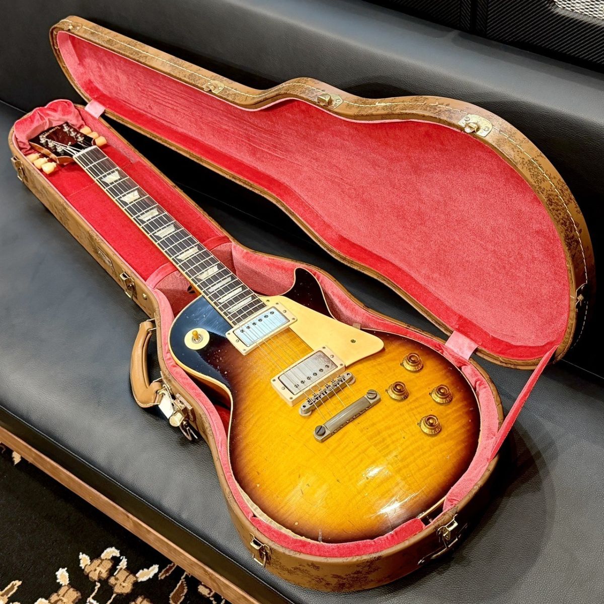 Gibson LIfton Historic 5-Latch Brown/Pink Hardshell Case