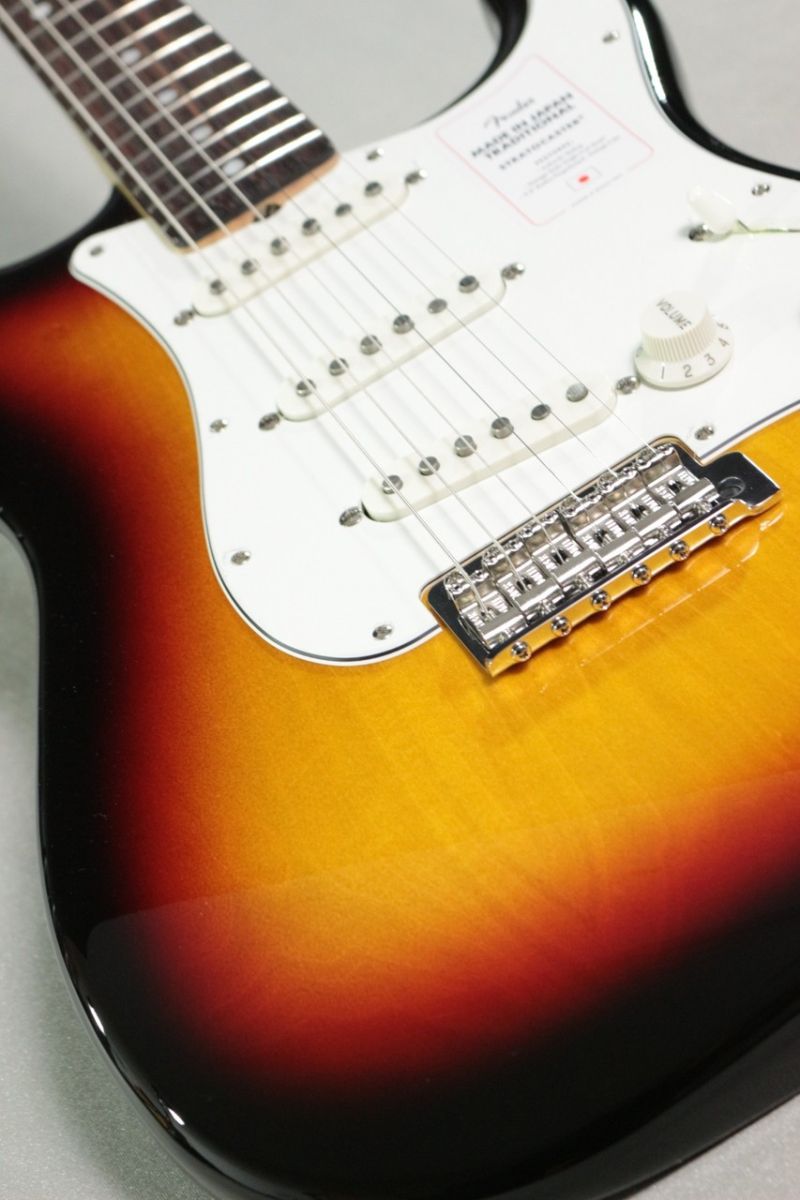 Made in Japan Traditional Late '60S Stratocaster/3-Tone Suinburst