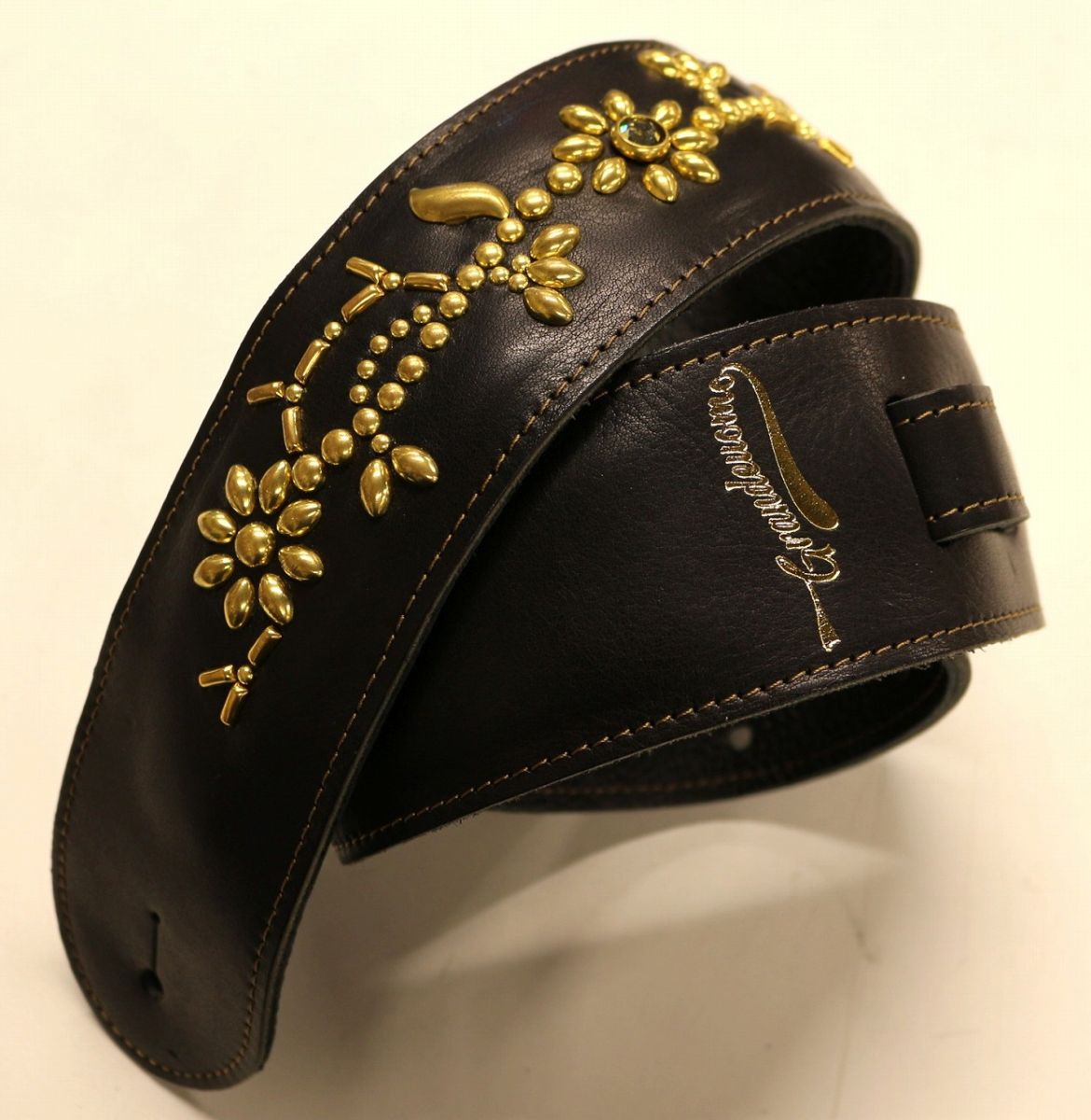 ソレイユスタッズ装飾　オールブラック　本革　６丁差し　SCA-234/CKA Studs Strap Reborn | 【クロサワ楽器店オンラインショップ】いい楽器