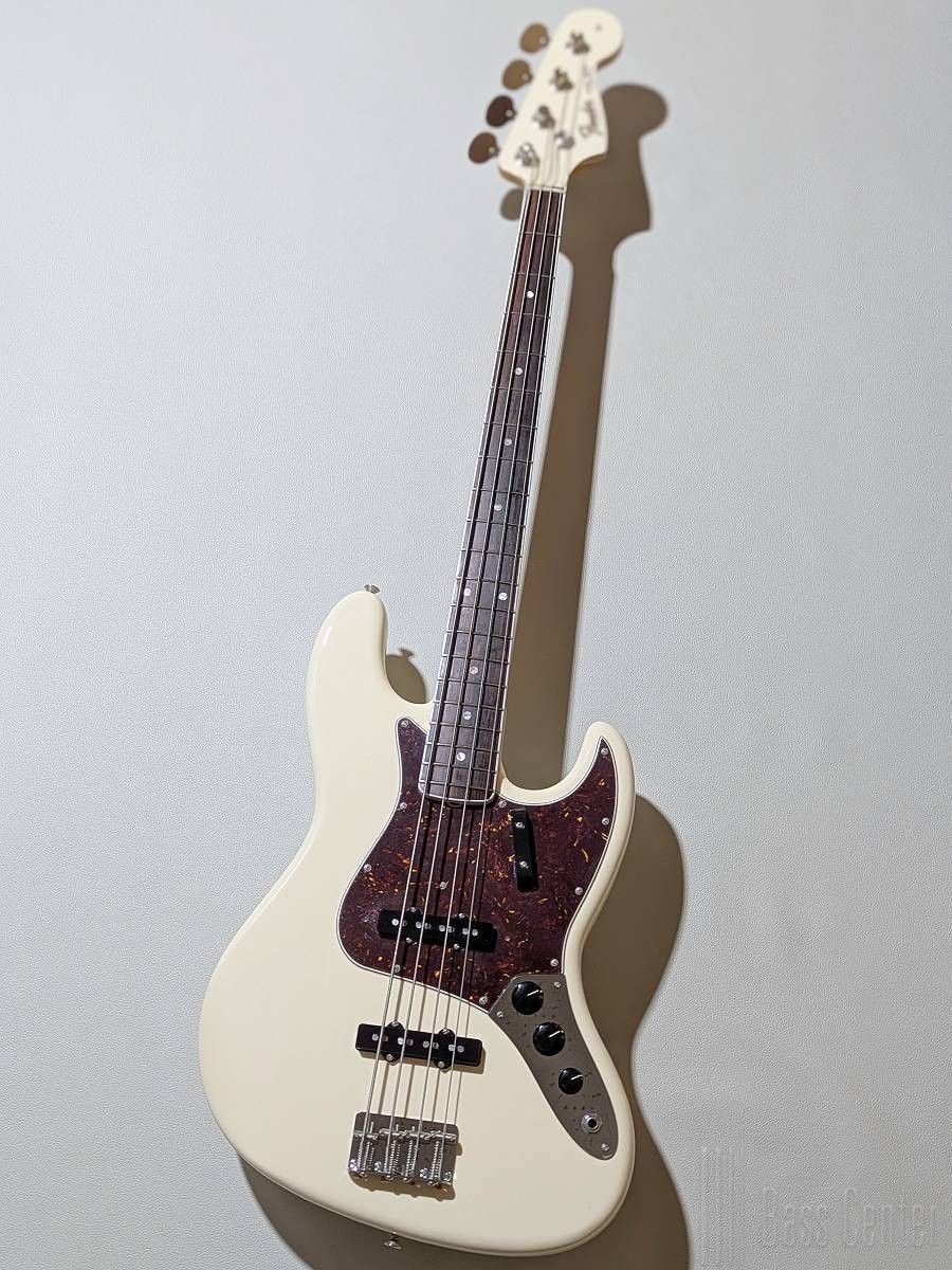 「Ａｒnｅ　Ｂa nｇ」(アン．バン)製作1940年代ラウンドベース　ホワイト系 American Vintage II 1966 Jazz Bass -Olympic White- #V2330043【4.40