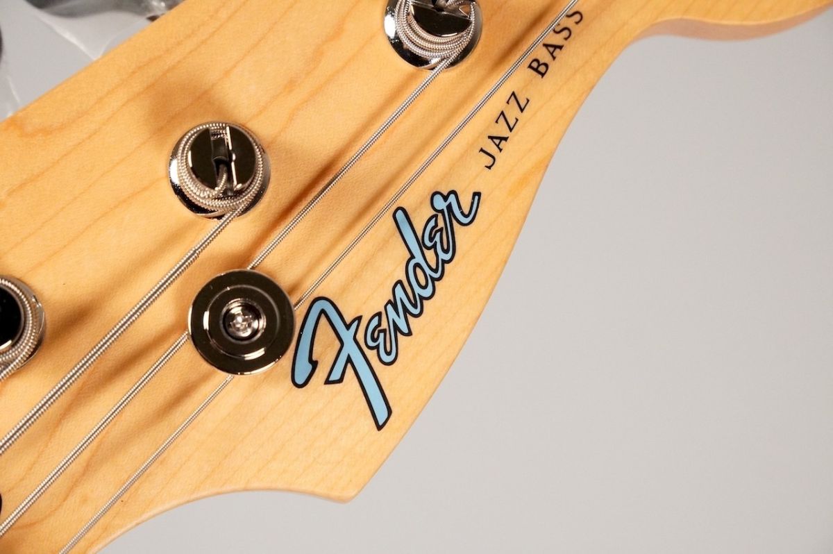 Made in Japan Hybrid II 2026 Collection Jazz Bass Misty Satin