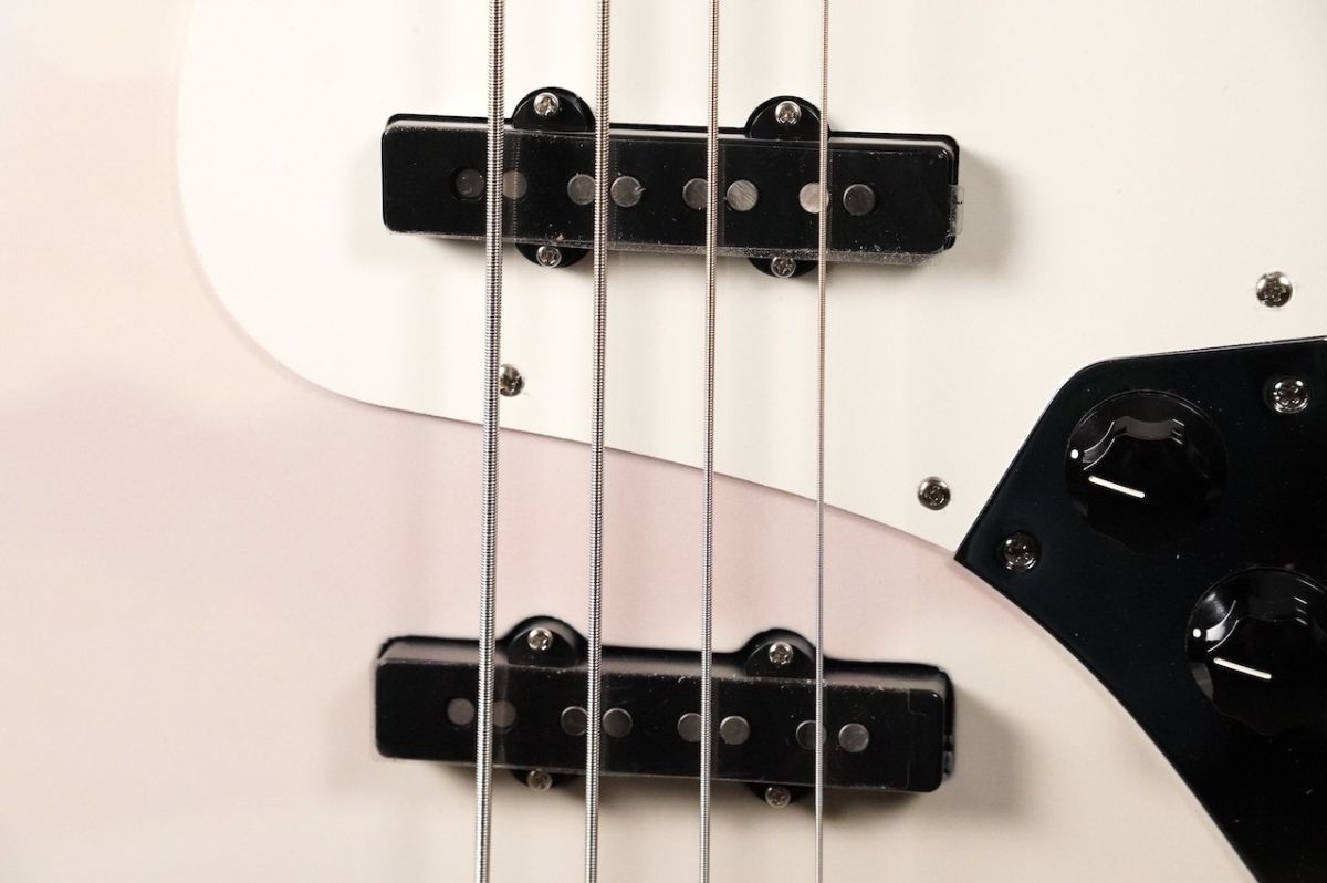 Made in Japan Hybrid II 2026 Collection Jazz Bass Misty Satin