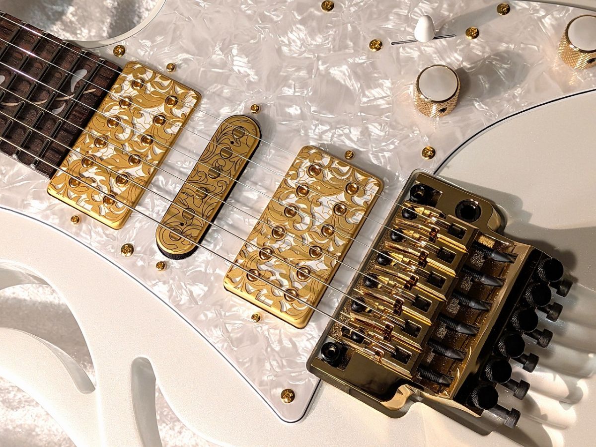 PIA3761 -Stallion White- #F2618928 | 【クロサワ楽器店オンライン