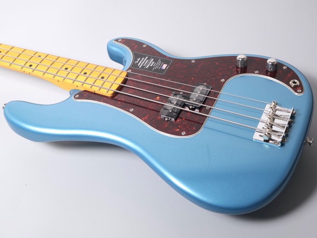 American Professional Classic Precision Bass -Faded Lake Placid